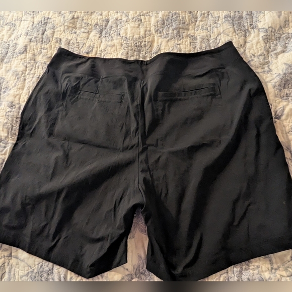 Athleta Shorts Trekkie North Women's 20 Black Hiking Outdoor Travel Athleisure - Picture 5 of 8